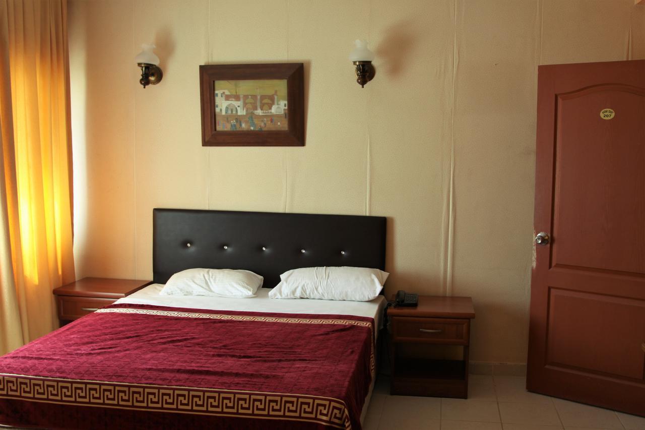 Kasgar Court Hotel Agia Varvara Ngoại thất bức ảnh