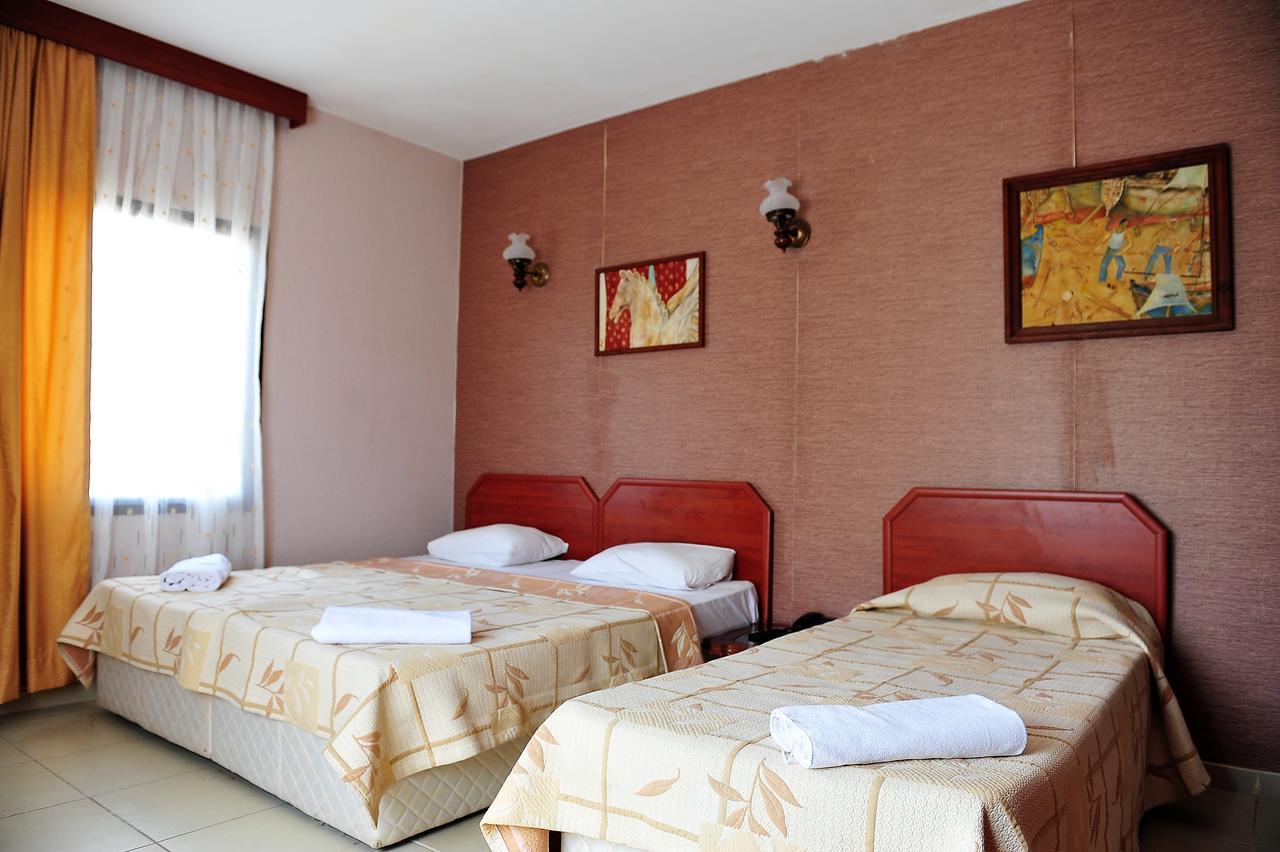 Kasgar Court Hotel Agia Varvara Ngoại thất bức ảnh