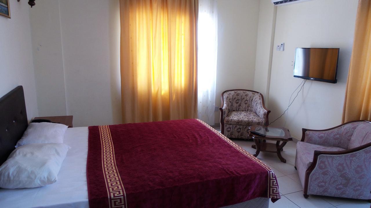 Kasgar Court Hotel Agia Varvara Ngoại thất bức ảnh